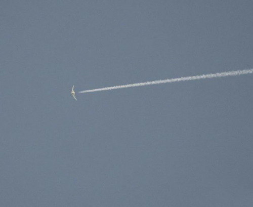 美军又有黑科技？摄影爱好者抓拍到新无人机，隐身能力或胜过F22