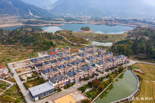 农旅仙居，无人机发现又一依山傍水的花园别墅式农村