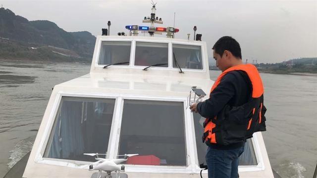 在“游艇”上飞无人机？原来是为了……