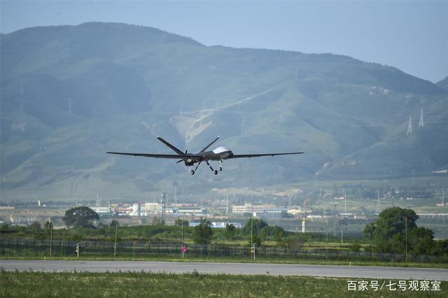 解放军第一次派无人机巡台引热议，台“名嘴”的点评，很离谱！