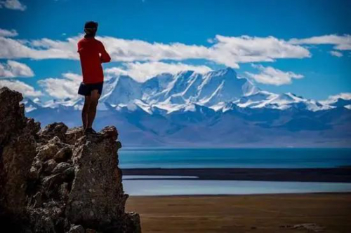 因捡拾坠落无人机 90后摄影师四姑娘山滑坠遇难