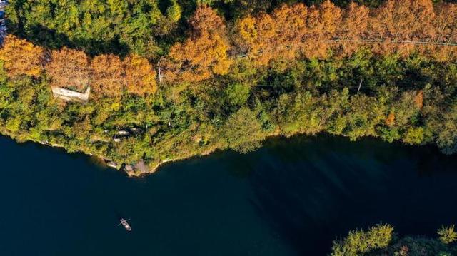 美丽中国｜初冬阿哈湖景如画