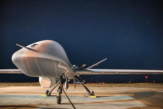 抢中国翼龙2生意？美向阿联酋出售50架F-35，捆绑销售18架无人机