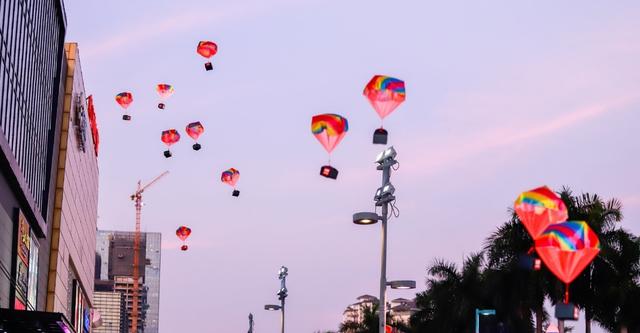 长安UNI星球新玩法，多处惊现无人机空投盲盒