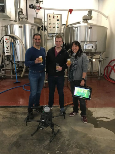 狗狗也能操作无人机！你没看错，不过这其实是架自动驾驶无人机