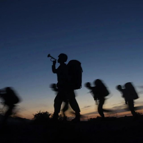 赞！空降兵指引“落地惊雷”，无人机制导“低空利箭”