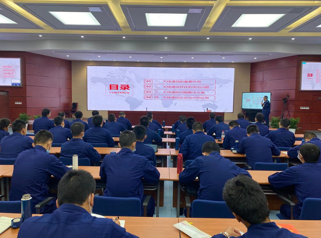 无人机、单兵图传……看蓝朋友技能如何直线UP！