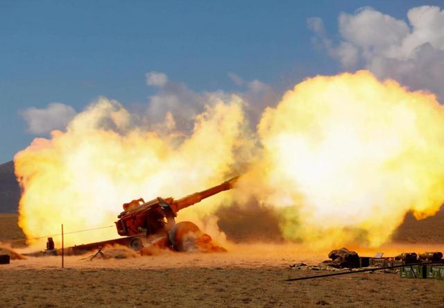 大批无人机集中开火，炸飞10个印军哨所，巴铁装备彩虹后底气十足