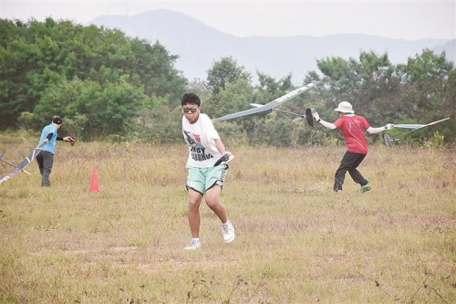 龙岗区无人机测试场 迎来深圳遥控滑翔机公开赛