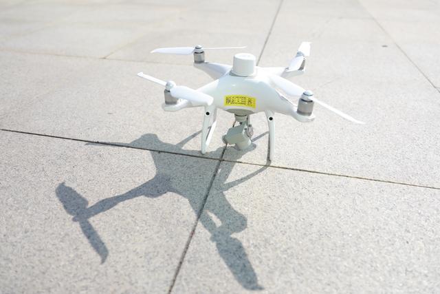 空中过招！广州交警举办无人机技能大比武