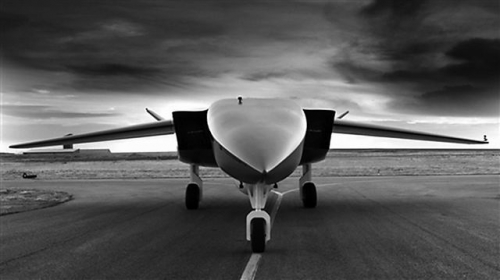 全球首架可发射卫星无人机亮相