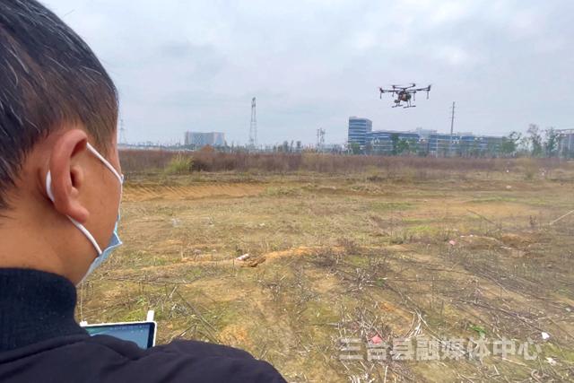 三台的这些农民，都去学开飞机了！