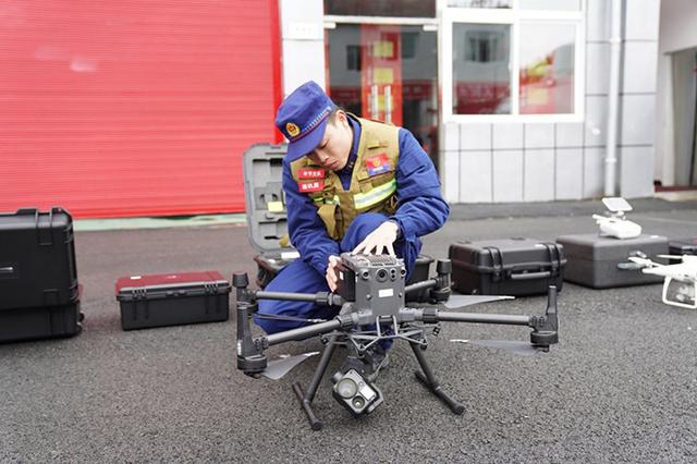 灭火救援“黑科技”，贵州省首支消防无人机编队投入战备