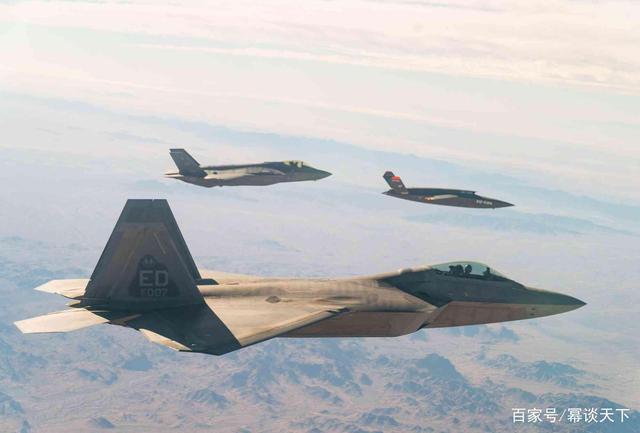 通信靠吼时代结束！F-22和F-35首次共享收据 无人机传话成功