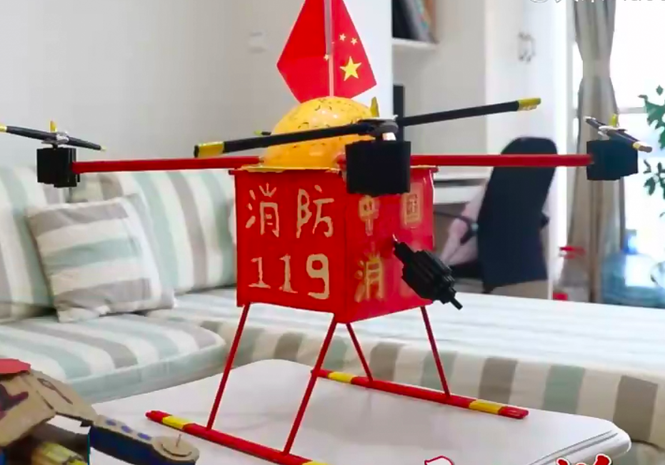 湖南一初中生钻研编程自制消防无人机：希望减少消防员的伤亡