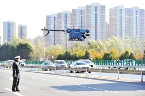 老司机注意！昆玉高速路启用无人机巡航监控