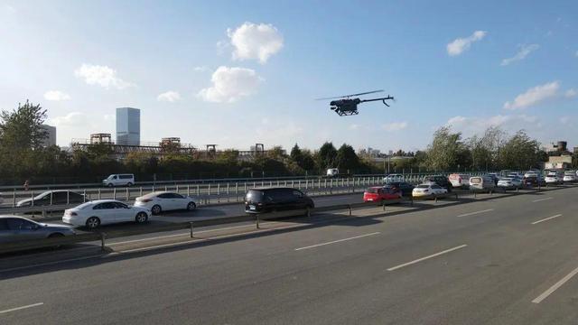 开车别任性！交警的无人机巡航抓拍违法，来了！