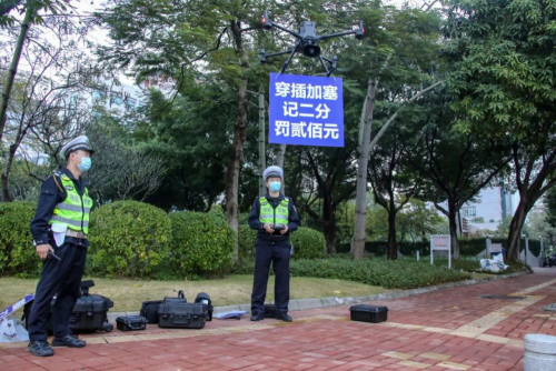 记2分，罚200元！佛山公安无人机空中“叫停”穿插加塞