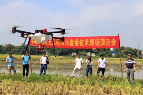 农业无人机在短短几年内迅速普及，为何如此火爆？