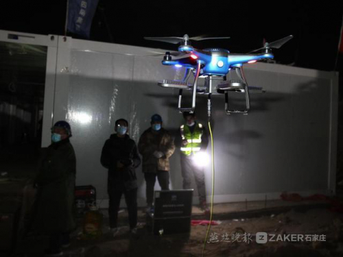 黄庄公寓建设现场：8架无人机升空 每架将8000平方米照得如同白昼