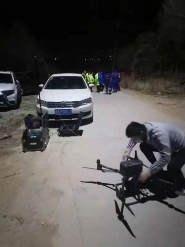 济南六旬老人深夜佛慧山周边迷路，高科技无人机助力将其寻回