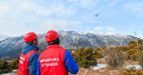 无人机助力高原电力排患