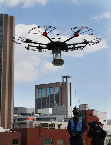 日本神户出动无人机 提醒市民非必要不出行