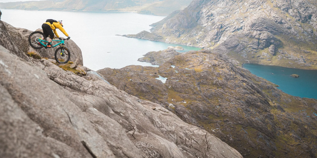 无人机摄影与极限运动的魅力令人称奇