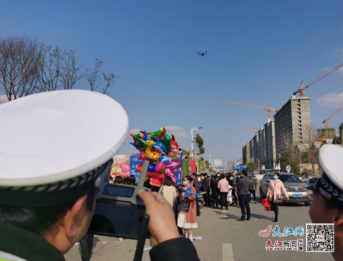 上高交警启用无人机空中巡逻喊话为交通治理助力