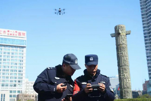 无人机“喊话”!禁燃禁放宣传“声”入人心