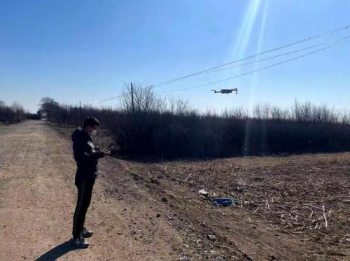 无人机高空巡查秸秆焚烧 为蓝天保卫战按上千里眼