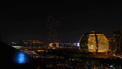 超酷炫！100架无人机震撼集结，光影大秀将燃爆江干夜空！ 