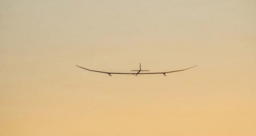 美国波音战斗无人机在澳大利亚完成首飞