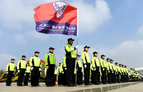 再添“尖刀利刃”！宿迁交警“西楚飞鹰”无人机战队正式入列