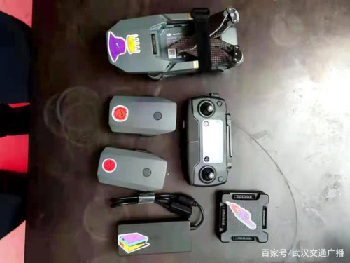 乘客遗失万元无人机 公交驾驶员捡到及时归还婉拒酬谢