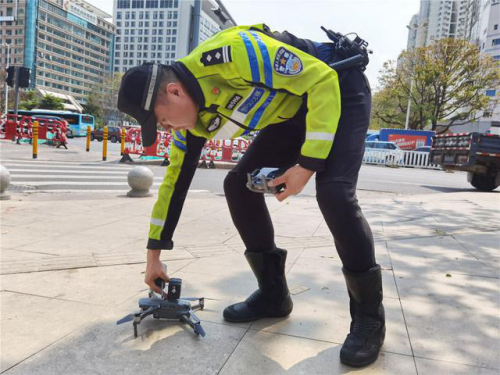 深圳“交警铁骑+铁翼无人机” 全市严查电单车违法