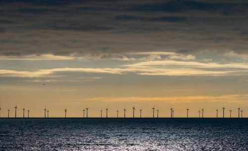 走向实用？英国欲用无人机蜂群全自动检查海上风电场