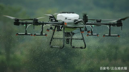 无人机不仅能喷洒农药、播种，而且能精准施肥，让种田变得轻松