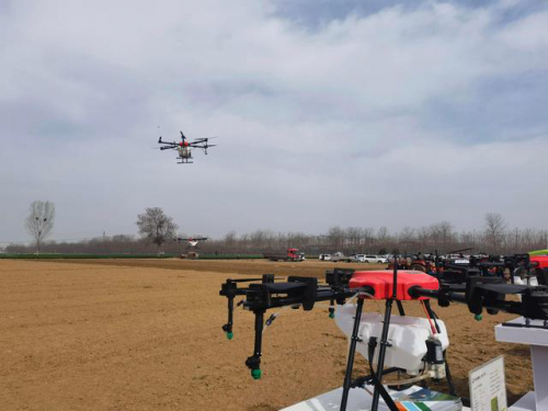 无人机都用上了！郏县“东方红杯”农机操作技能安全大比武精彩纷呈