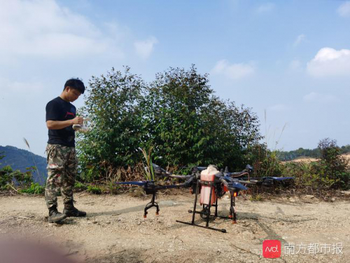 从农村走出来，所以更懂农民！他用无人机为农业插上科技翅膀