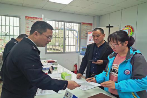 老人走失两天一夜 株洲民警利用无人机地空结合紧急救援