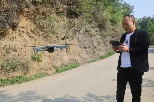 大方：无人机“天眼”守护满山绿