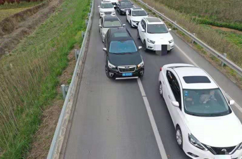 违法曝光｜高速公路无人机抓拍违法，300多辆车被处罚，车牌号曝光！