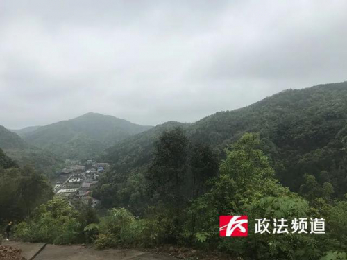 浏阳女子被困深山34小时！百余人、无人机、警犬进山搜救
