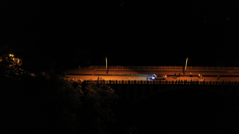 温州交警首次启用“无人机”巡航 破解“炸街”扰民难题