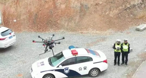 中卫交警无人机巡航助力交通秩序管控｜我为群众办实事