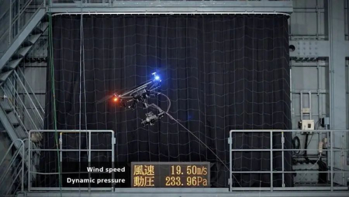 索尼无人机Airpeak风洞测试，70公里风速稳定悬停