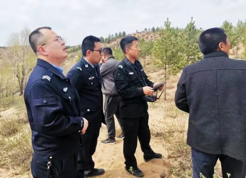 神木警方用无人机找人！