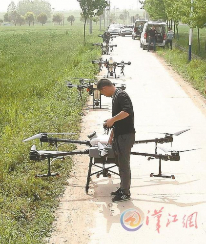 “一喷三防”用上无人机