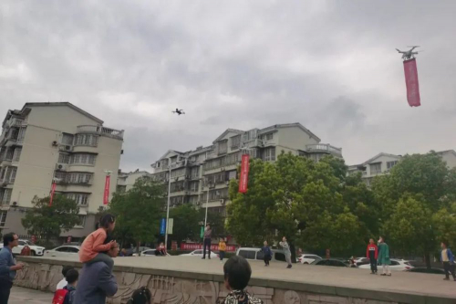 硬核！宁波这个社区上空5架无人机盘旋喊话 内容是……